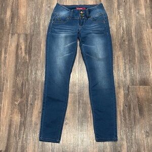 YMI WannaBettaButt Skinny Jeans Size 5 Dark Wash Stretch